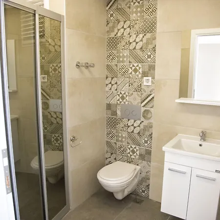 Ege Birlik Boutique デヴォトラシュ